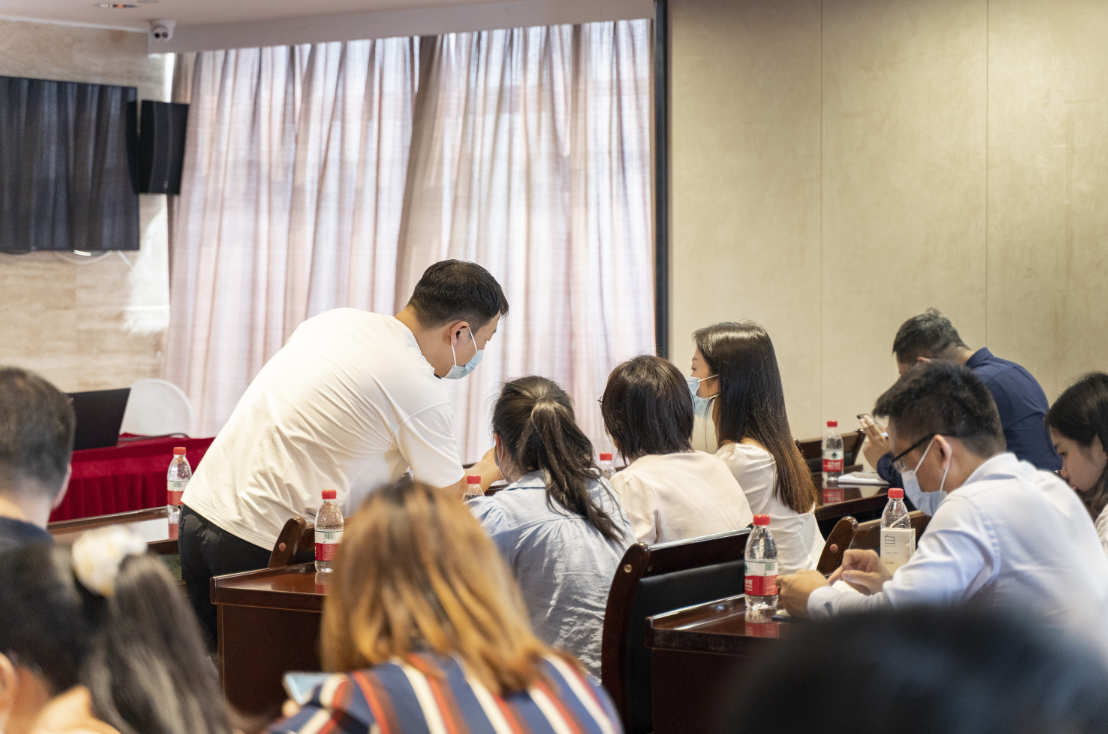 开云体育(中国)官方网站组织开展新闻摄影专题培训