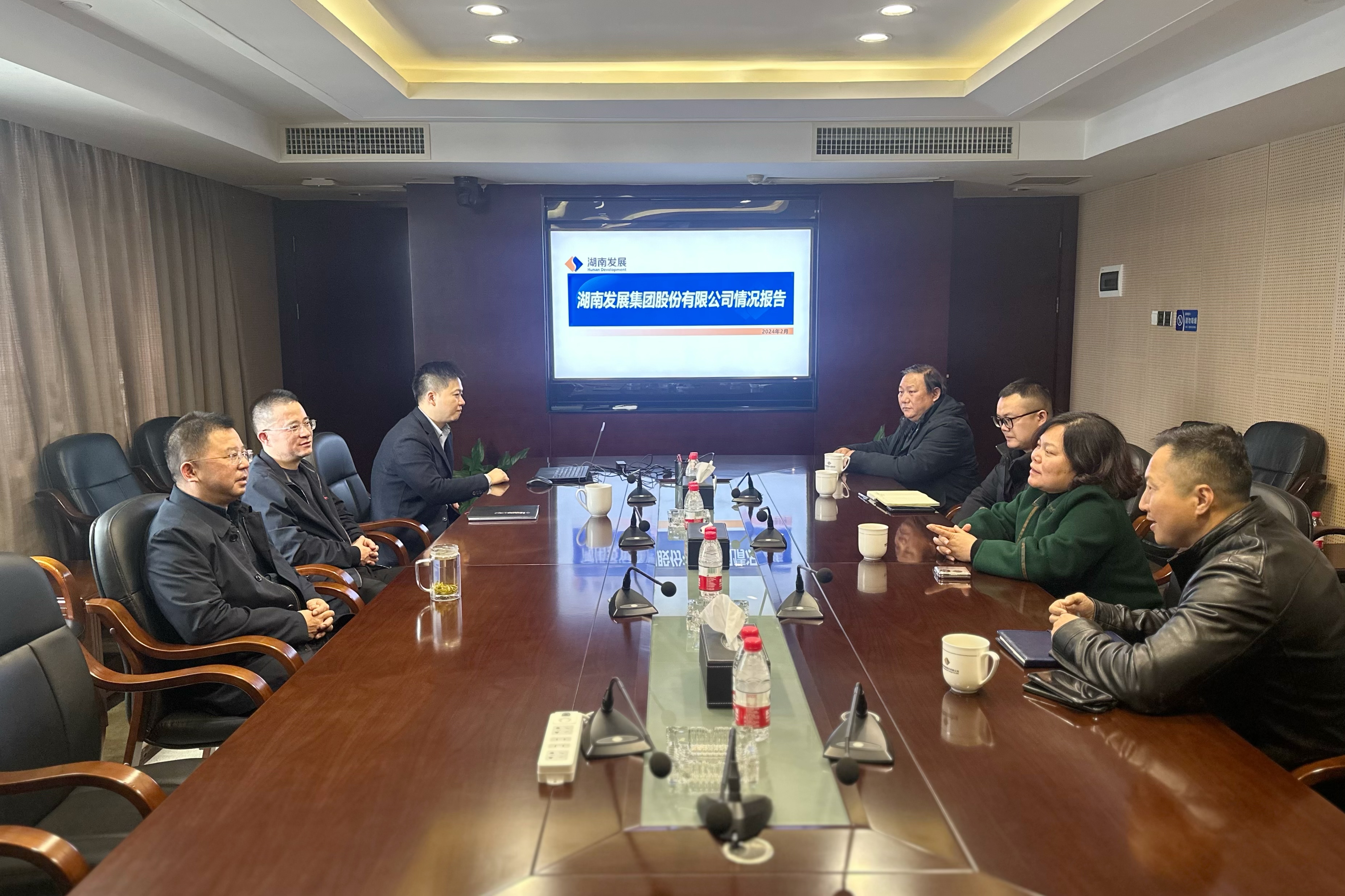 绥宁县李熙桥镇党委一行赴开云体育(中国)官方网站开展党建联村走访座谈