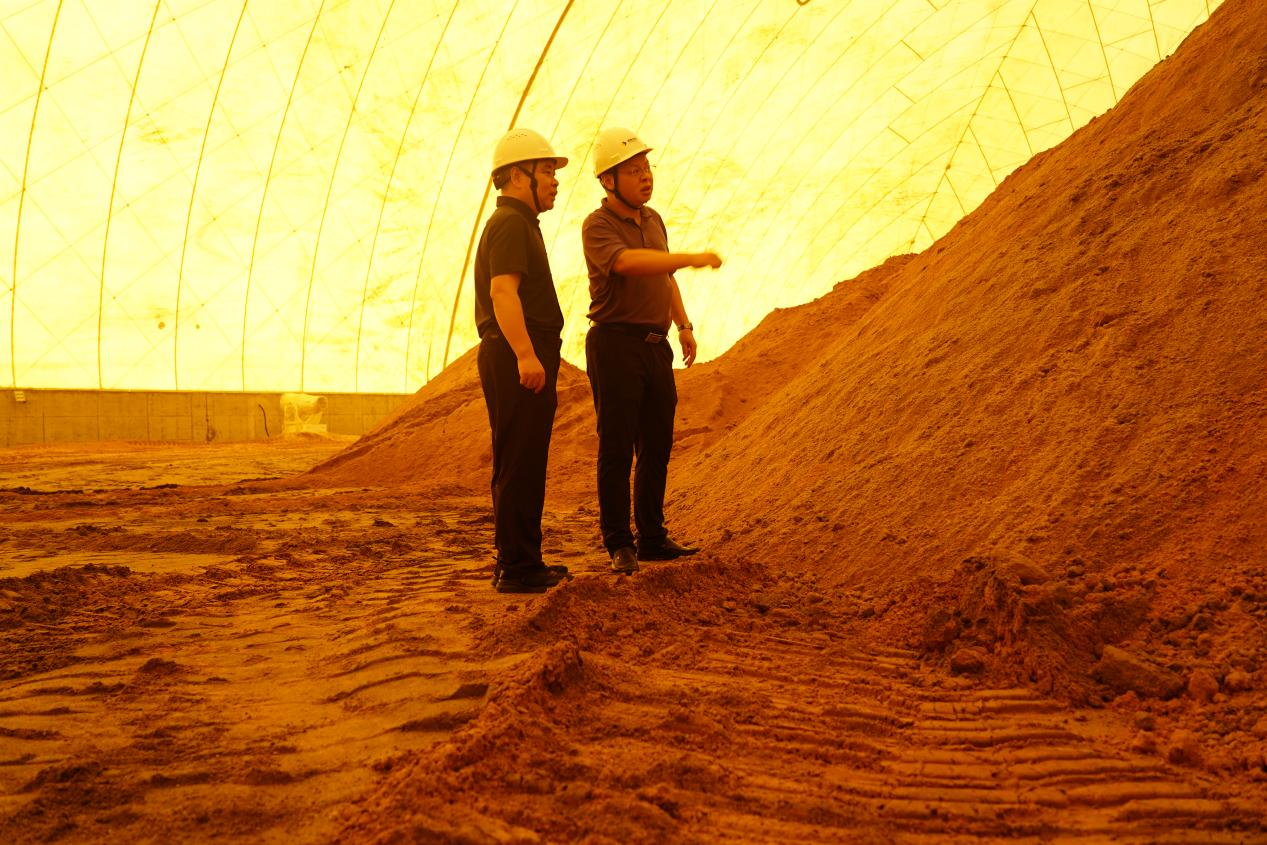 李艾东一行调研开云体育(中国)官方网站机制砂和砂石集散中心项目