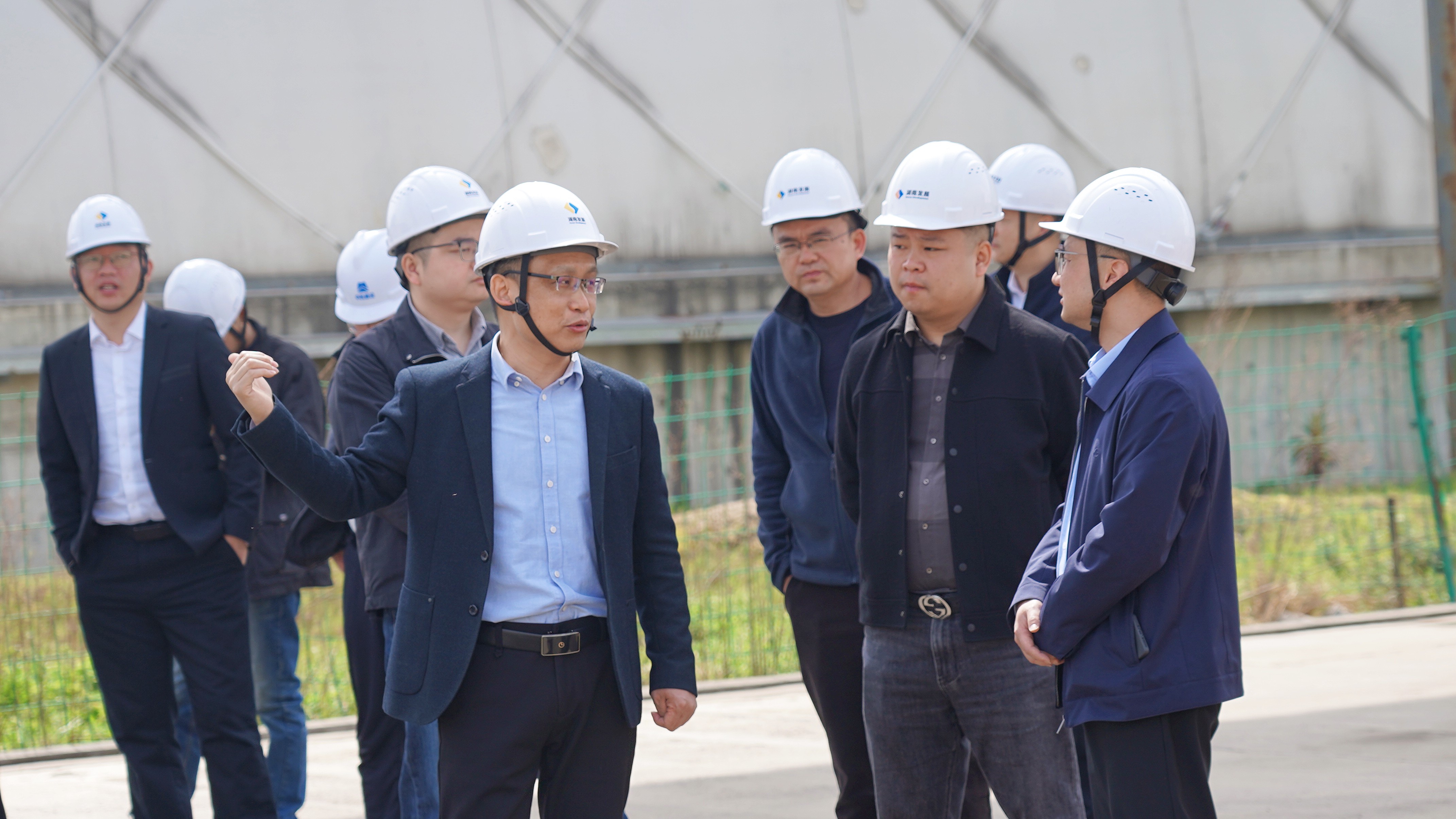 沅江市副市长雷亮调研开云体育(中国)官方网站机制砂和砂石集散中心项目